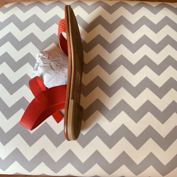 Mia sandals. Size 8 - Picture 2 of 2